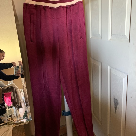 Wine colour satin pants - Picture 3 of 4